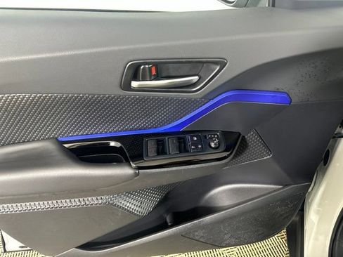 Used 2022 Toyota C-HR XLE FWD image 12