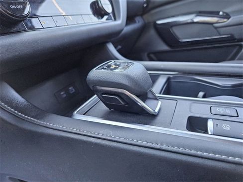 Used 2022 Nissan Pathfinder SV w/ SV Premium Package image 25