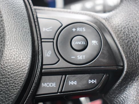 Certified 2025 Toyota RAV4 LE image 24