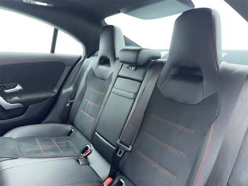 Used 2022 Mercedes-Benz CLA 250 4MATIC image 35