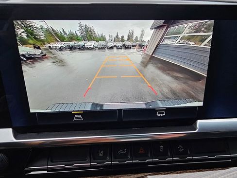 Used 2024 Chevrolet Silverado 3500 LT w/ Convenience Package image 23