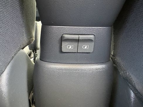 Used 2022 Nissan Versa S FWD image 26