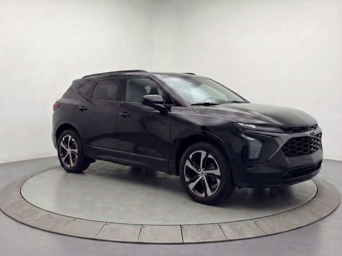 Used 2024 Chevrolet Trax RS image 4