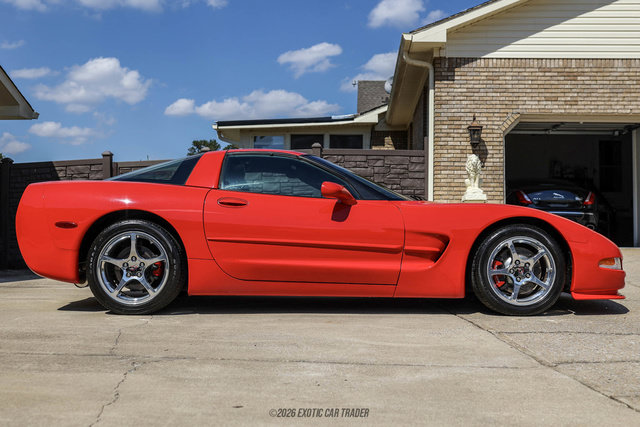 Used 2003 Chevrolet Corvette Coupe w/ Preferred Equipment Group RWD image 18