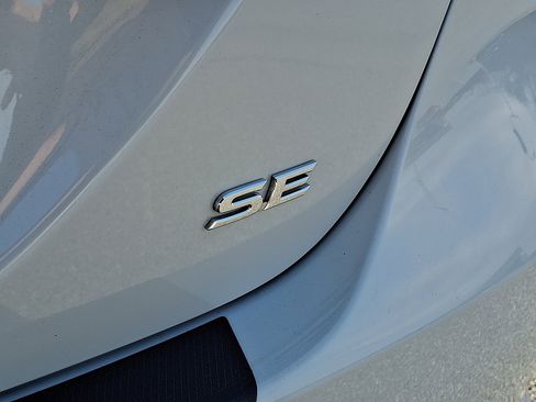 Used 2023 Toyota Camry SE image 30