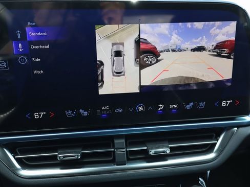 New 2025 Chevrolet Equinox EV LT w/ Convenience Package II image 6