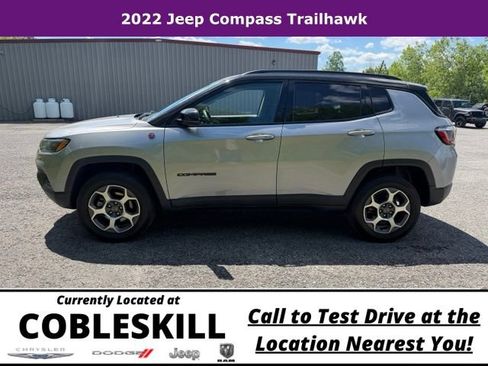 Used 2022 Jeep Compass Trailhawk w/ Trailhawk Convenience Group AWD/4WD image 8