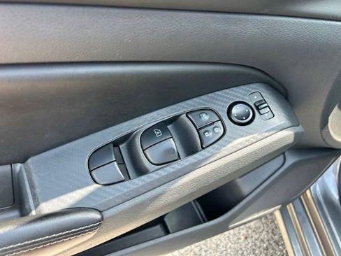 Used 2025 Nissan Altima 2.5 SV FWD image 13