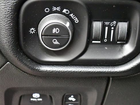 Used 2019 RAM 1500 Laramie w/ Sport Appearance Package AWD/4WD image 13