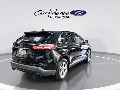 Used 2020 Ford Edge SE image 8