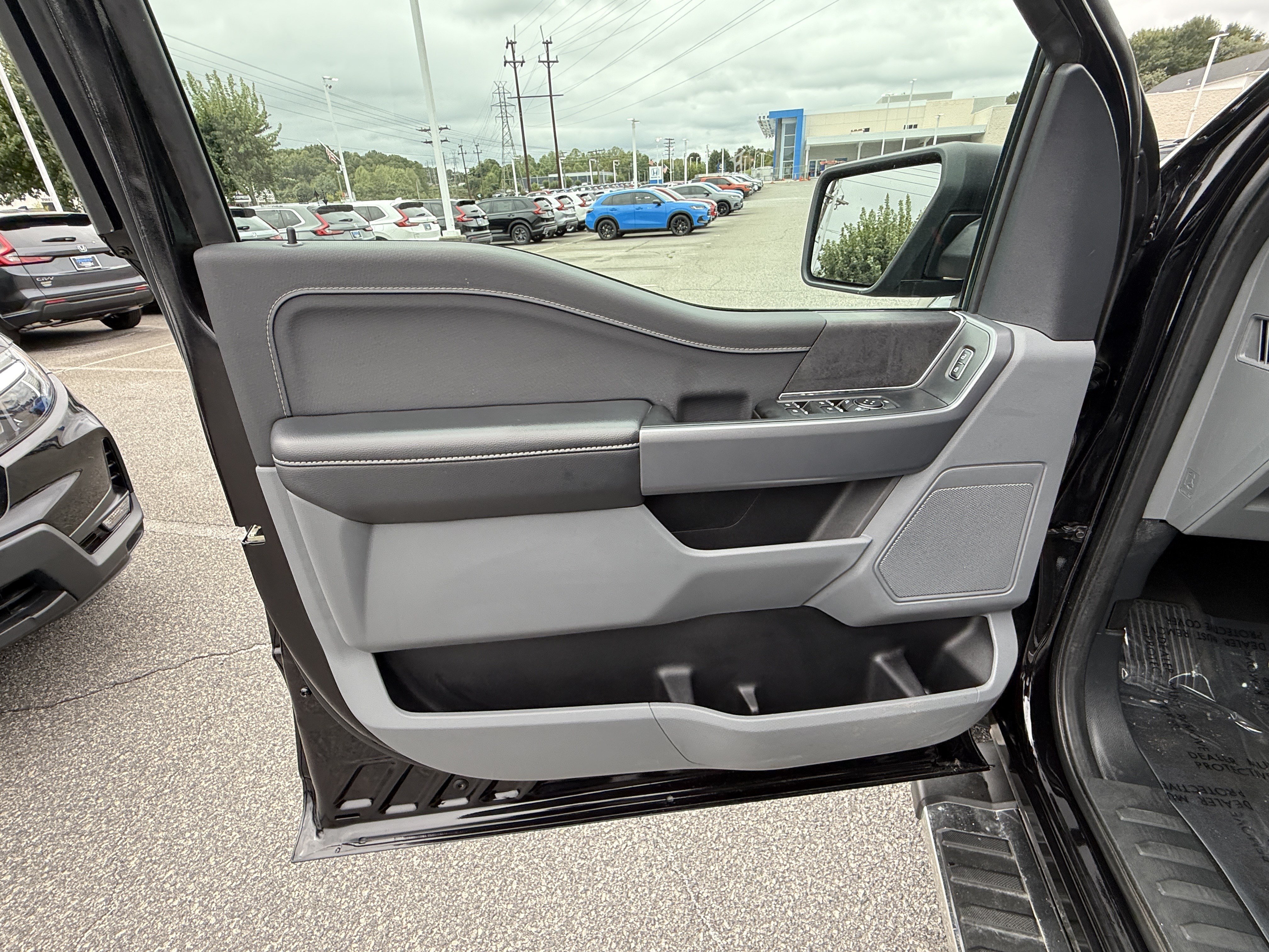 Used 2025 Ford F150 XLT w/ Equipment Group 301A Standard AWD/4WD image 14