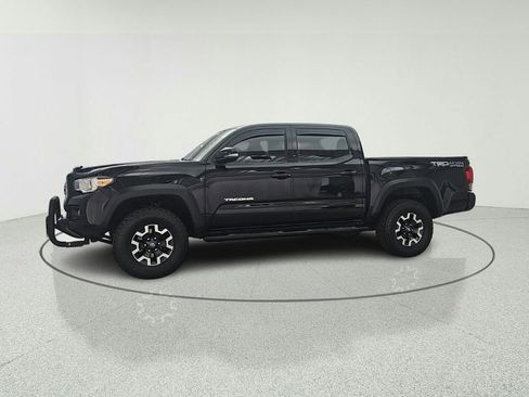 Used 2016 Toyota Tacoma TRD Off-Road AWD/4WD image 8