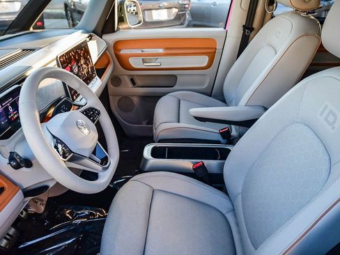 Used 2025 Volkswagen ID. Buzz 1st Edition image 21