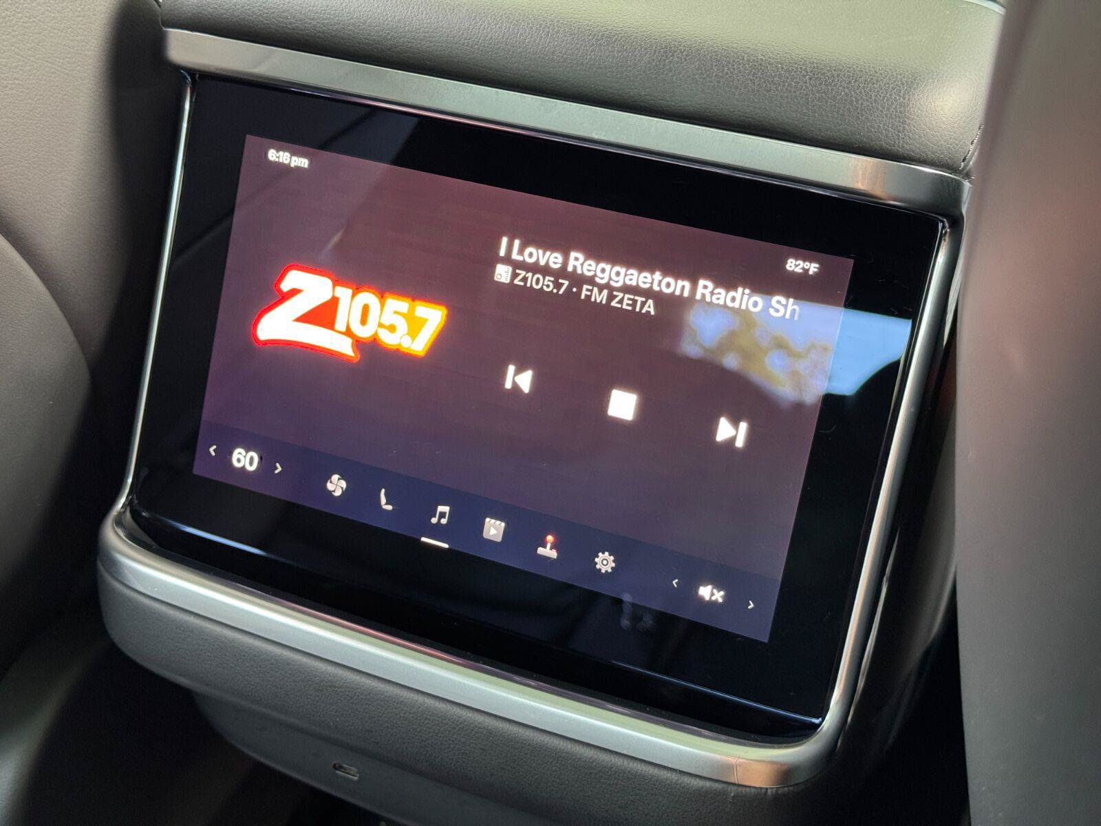 Used 2022 Tesla Model S AWD/4WD image 38