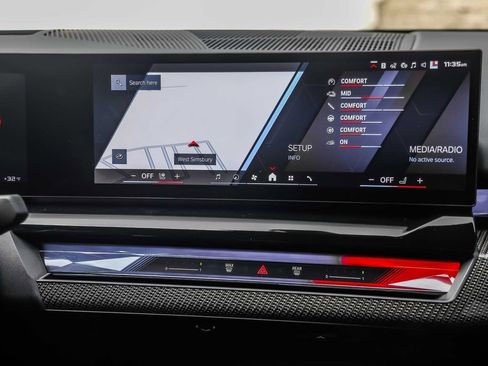 Used 2025 BMW M5 w/ Carbon Package image 28