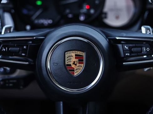 Used 2022 Porsche Macan AWD/4WD image 50