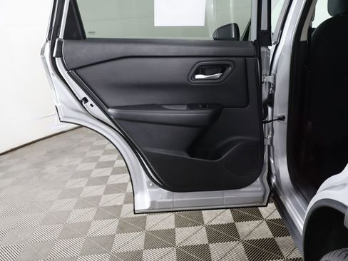 Used 2024 Nissan Rogue SV FWD image 22