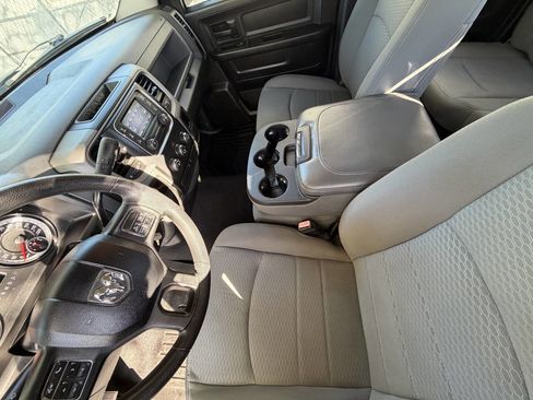Used 2014 RAM 1500 Express image 10