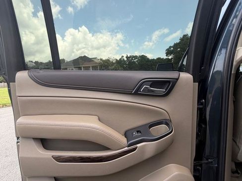 Used 2019 GMC Yukon XL SLT w/ Open Road Package RWD image 11
