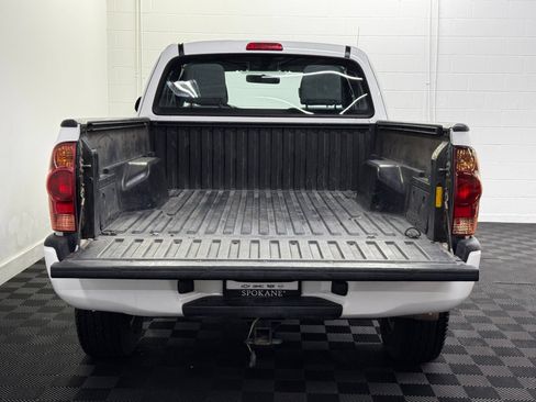 Used 2015 Toyota Tacoma 4x4 Access Cab V6 image 35