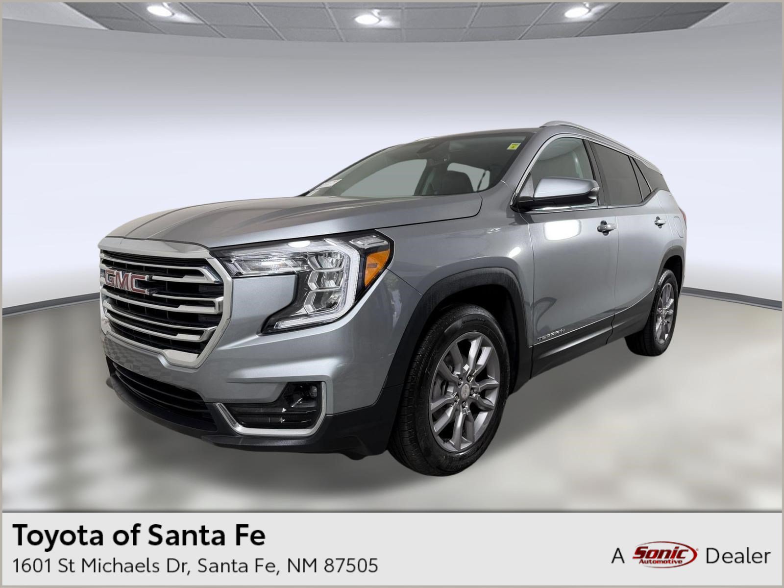 Used 2024 GMC Terrain SLT AWD/4WD image 1