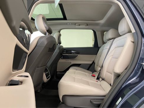 Used 2024 Lincoln Nautilus Reserve w/ Equipment Group 202A image 17