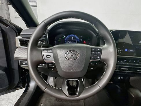 Used 2026 Toyota Camry SE FWD image 12