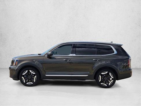 Used 2024 Kia Telluride EX w/ EX Captain's Chair Package FWD image 9