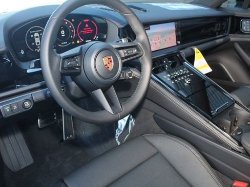New 2026 Porsche Panamera 4 image 4
