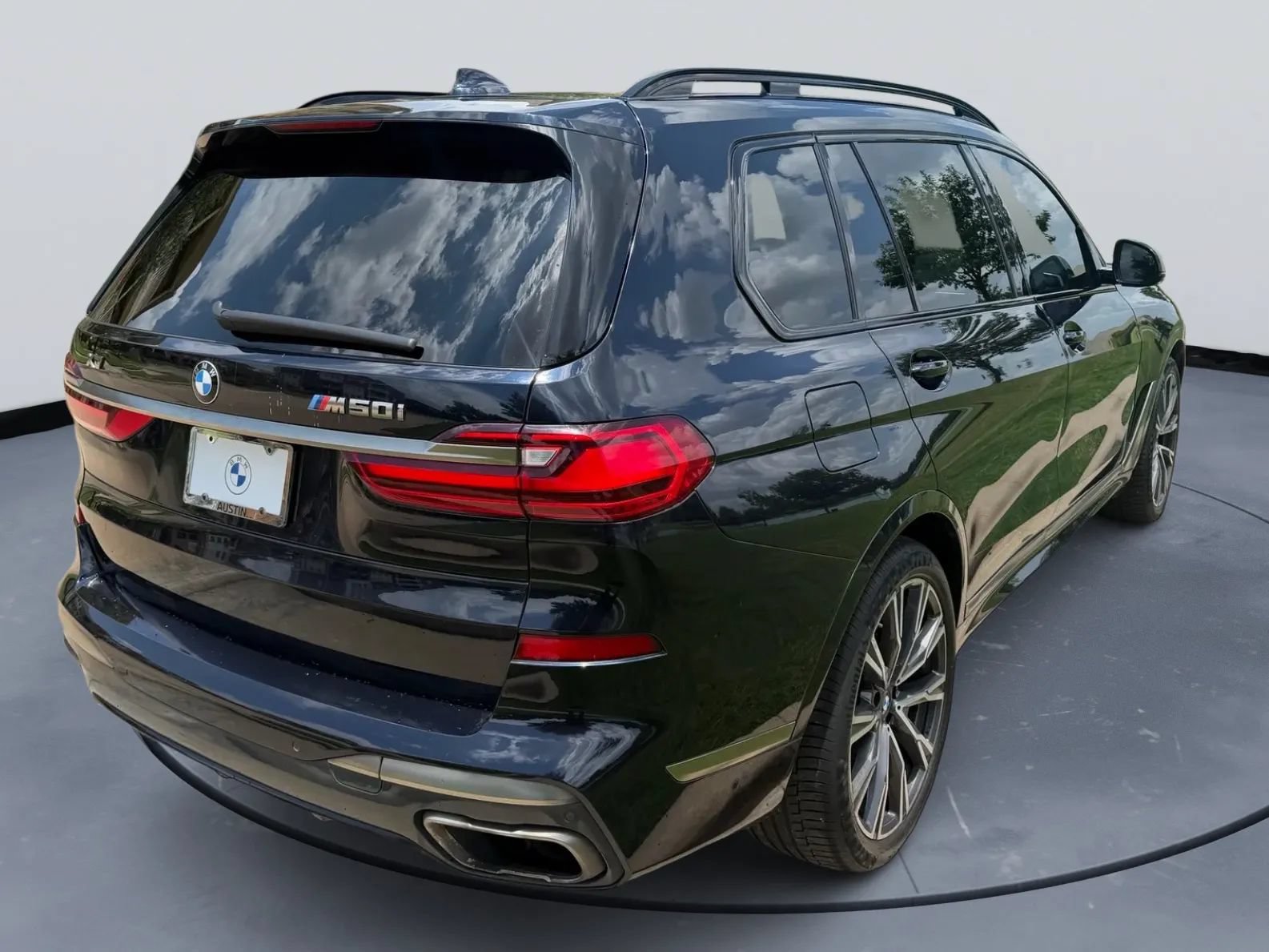 Used 2021 BMW X7 M50i w/ Executive Package AWD/4WD image 5