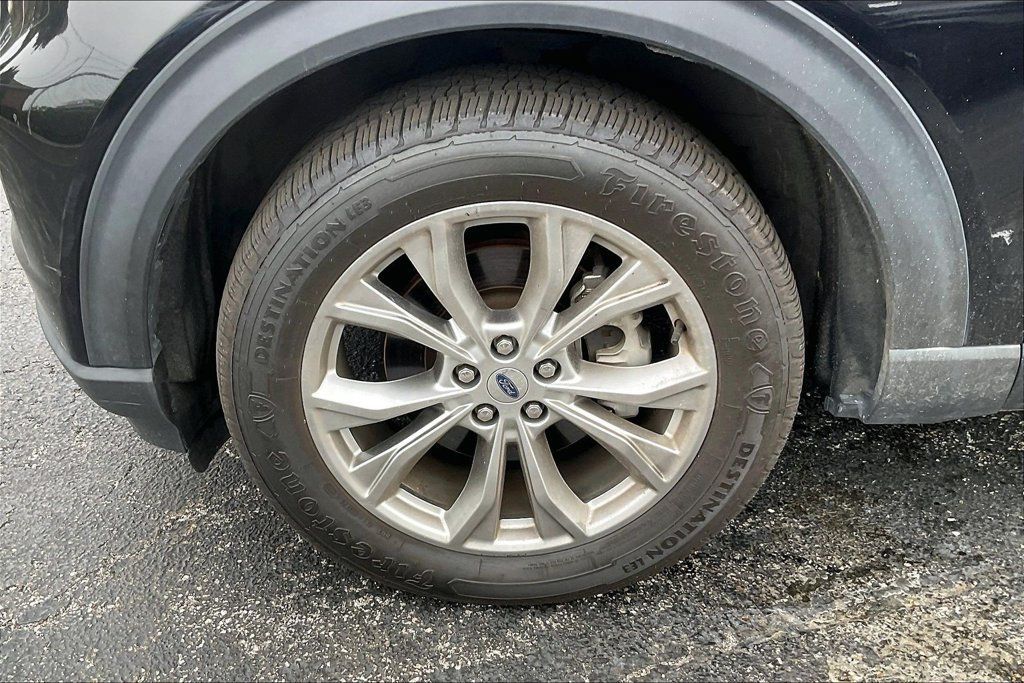 Used 2020 Ford Explorer XLT w/ Equipment Group 202A AWD/4WD image 8
