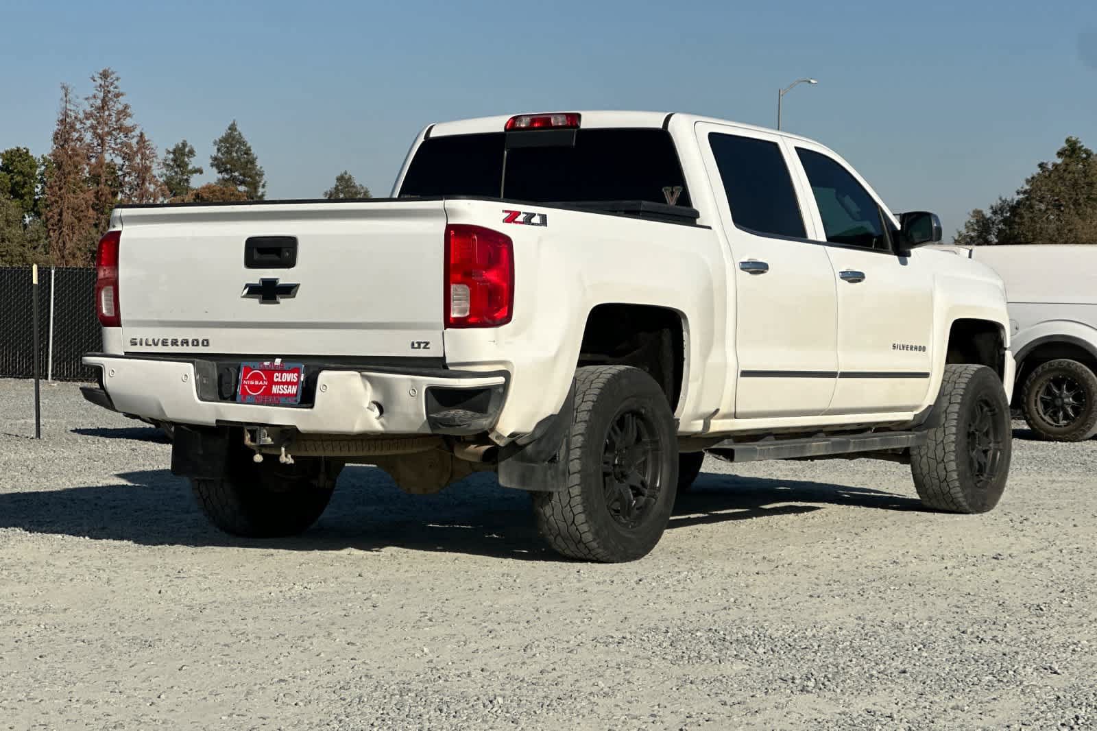 Used 2018 Chevrolet Silverado 1500 LTZ Z71 w/ LTZ Plus Package AWD/4WD image 3