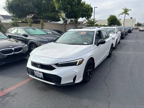 Used 2025 Honda Civic Sport image 1