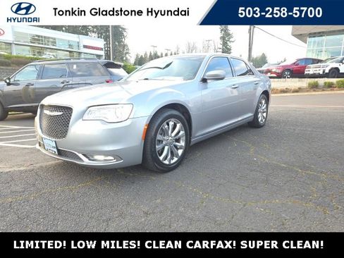 Used 2015 Chrysler 300 Limited w/ Driver Convenience Group image 3