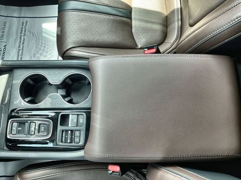 Used 2024 Honda Pilot Elite image 25