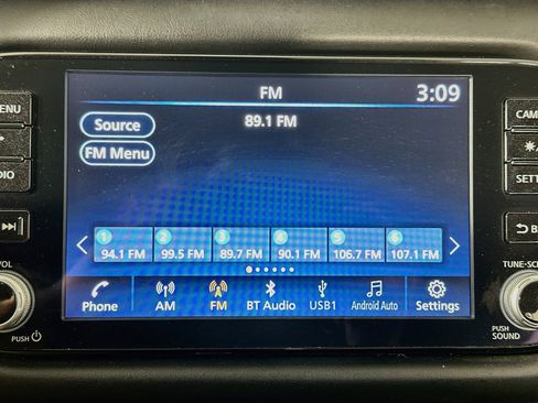 Used 2024 Nissan Kicks SR FWD image 19
