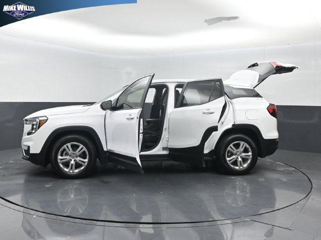 Used 2024 GMC Terrain SLE FWD image 28