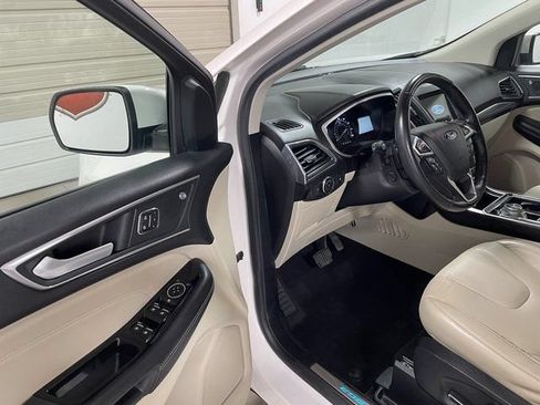 Used 2019 Ford Edge Titanium AWD/4WD image 10