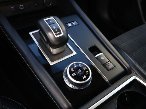 Used 2023 Mitsubishi Outlander SE image 23