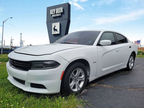 Used 2020 Dodge Charger SXT RWD image 1