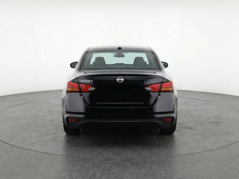 Used 2025 Nissan Altima 2.5 SV FWD image 7