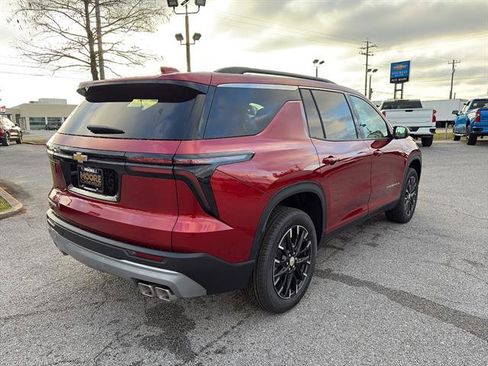 New 2026 Chevrolet Traverse LT w/ Sun and Wheel Package FWD image 7