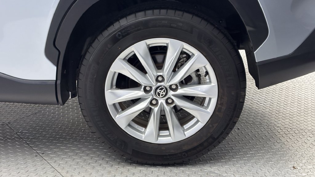 Certified 2026 Toyota Corolla Cross LE FWD image 6