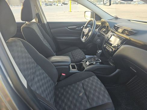 Certified 2020 Nissan Rogue Sport SV image 7