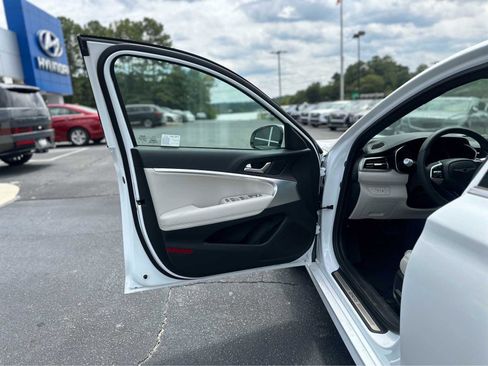 New 2025 Genesis G70 2.5T image 9