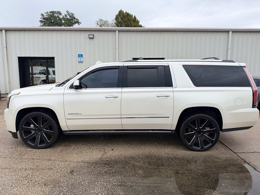Used 2015 GMC Yukon XL Denali w/ Premium Package RWD image 2