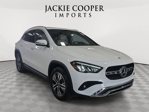 Certified 2025 Mercedes-Benz GLA 250 image 3