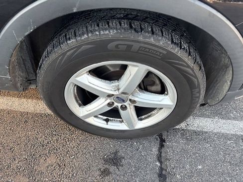 Used 2019 Ford Explorer XLT w/ Equipment Group 201A image 4