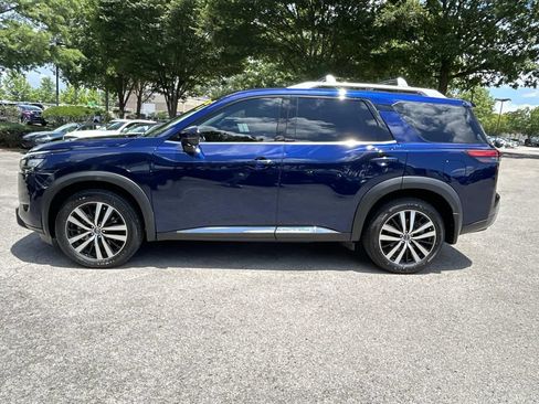 Used 2023 Nissan Pathfinder Platinum FWD image 4