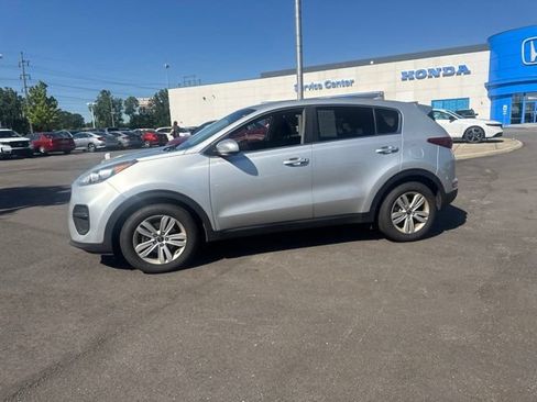 Used 2018 Kia Sportage LX FWD image 19